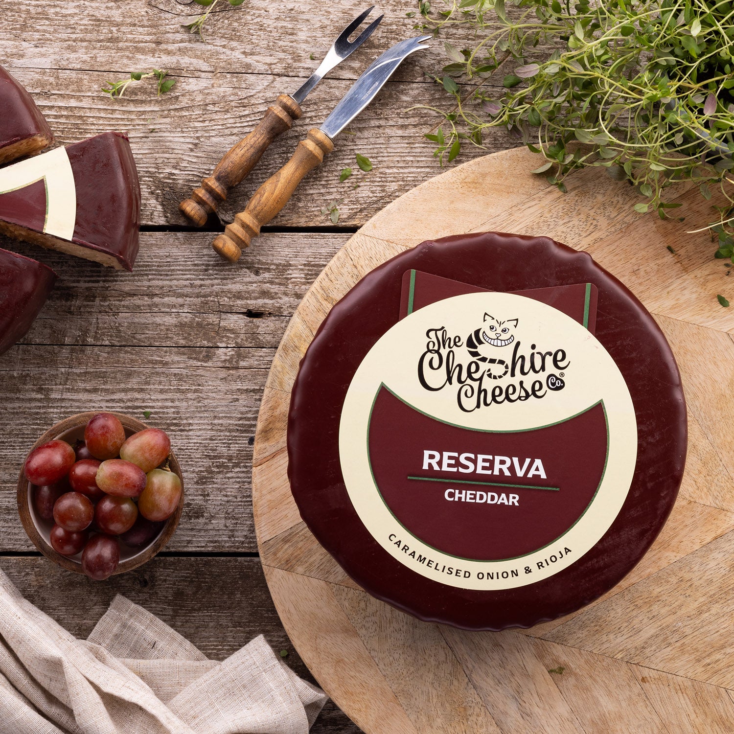 Reserva - Caramelised Onion & Rioja Cheddar Cheese - Waxed Truckle 200g