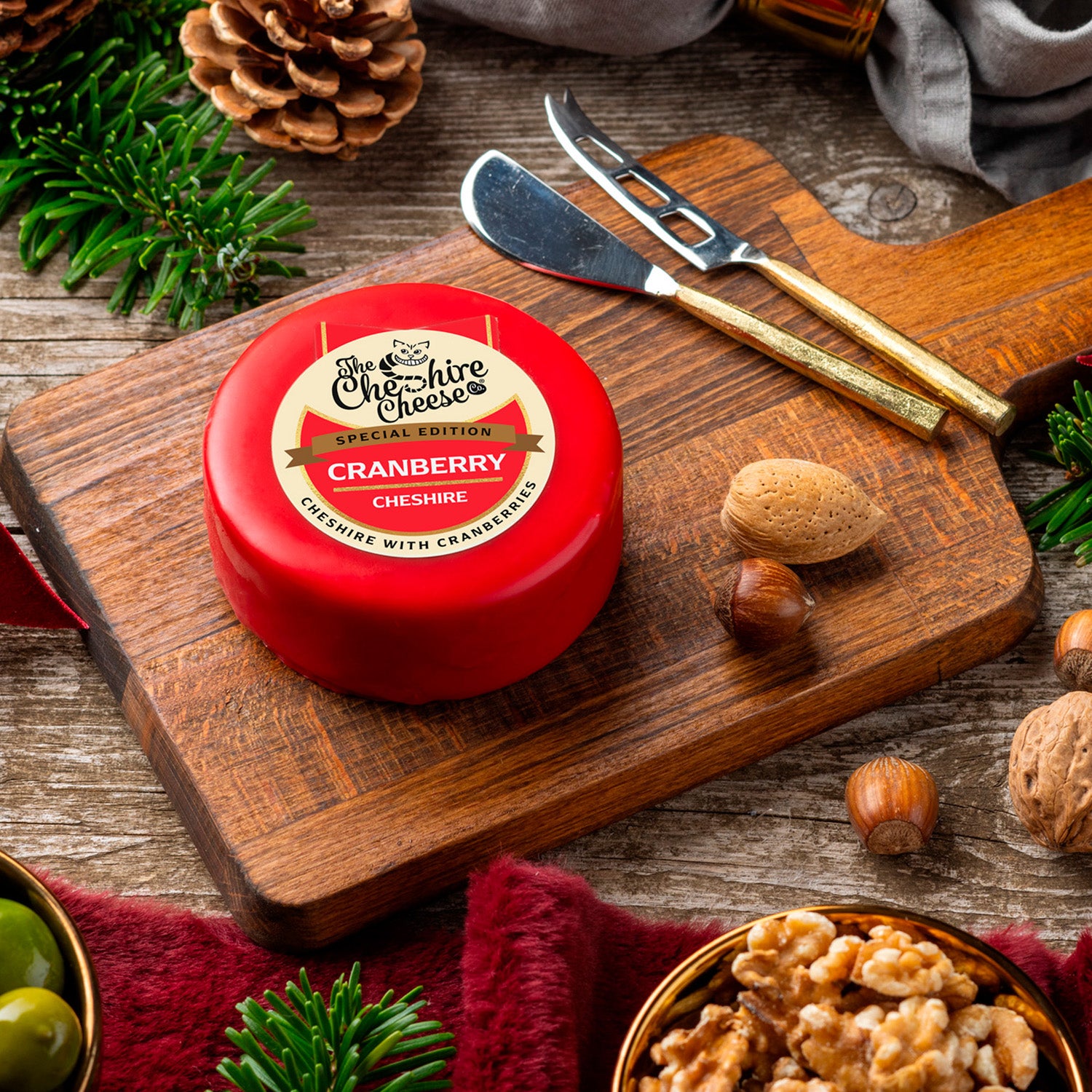 The Crackin' Christmas Cracker – Large Festive Cheese Gift Selection