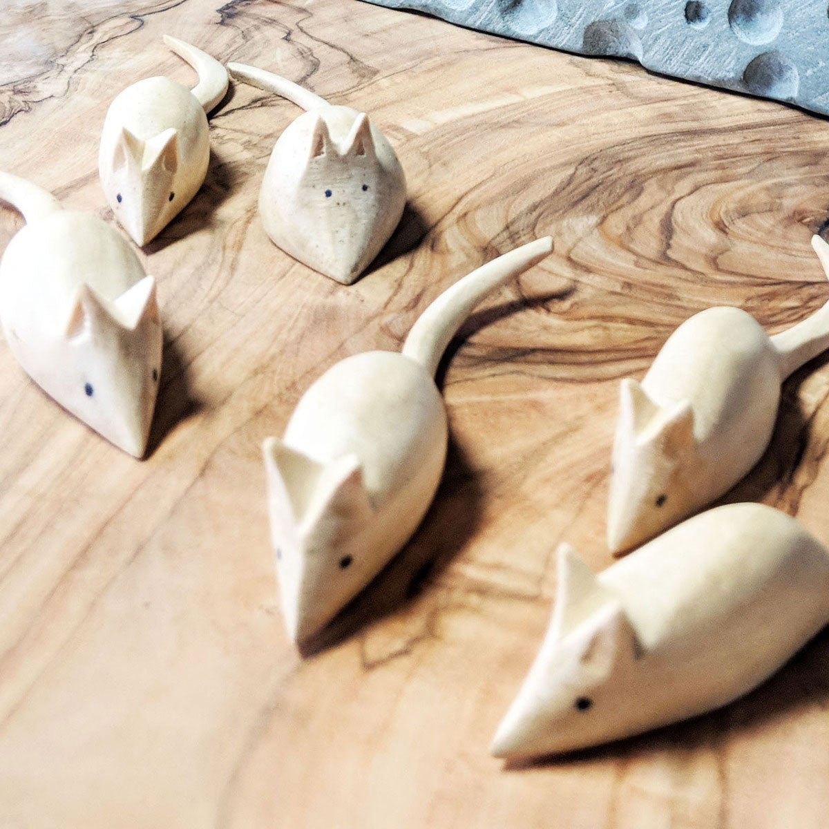 Wooden Carved Cheeseboard Mice